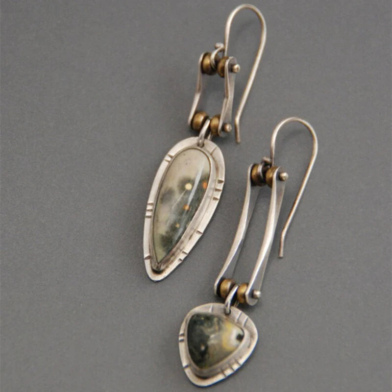 „Antique“ boucles d'oreilles asymétriques