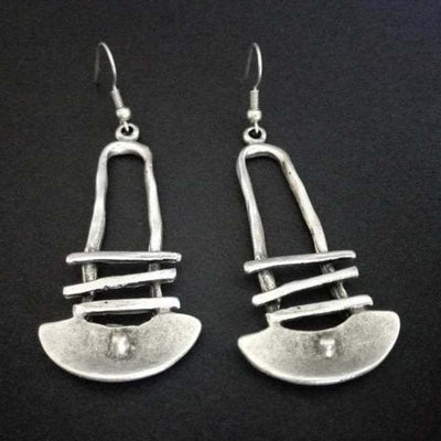 Boucles d'oreilles géométriques avec une forme spéciale