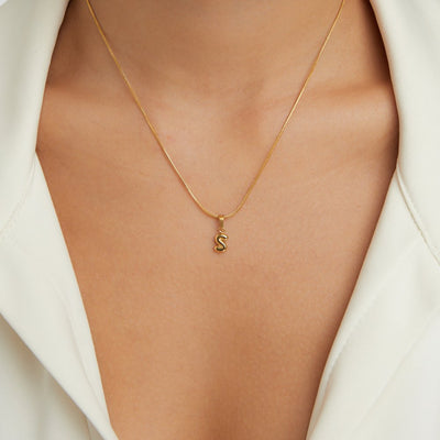 Collier avec lettre en bulle