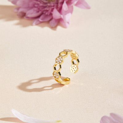 Bague en nid d'abeille en or et cristal