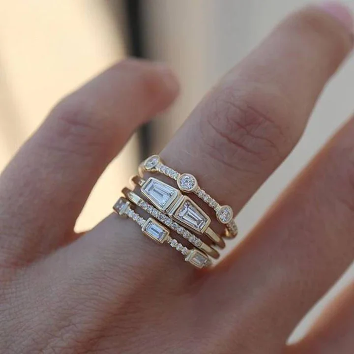 Bague vintage en or et zirconium