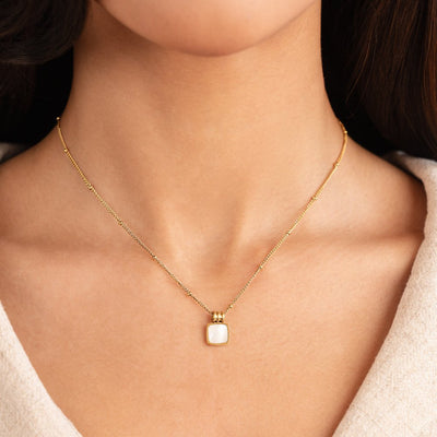 Collier avec pendentif en coquillage blanc Lucia