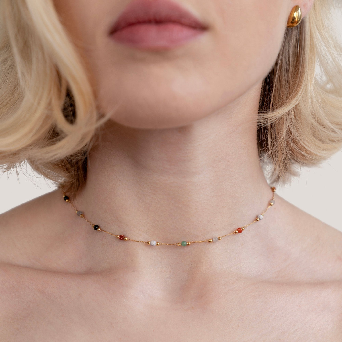 Collier avec perles en pierre Lulu
